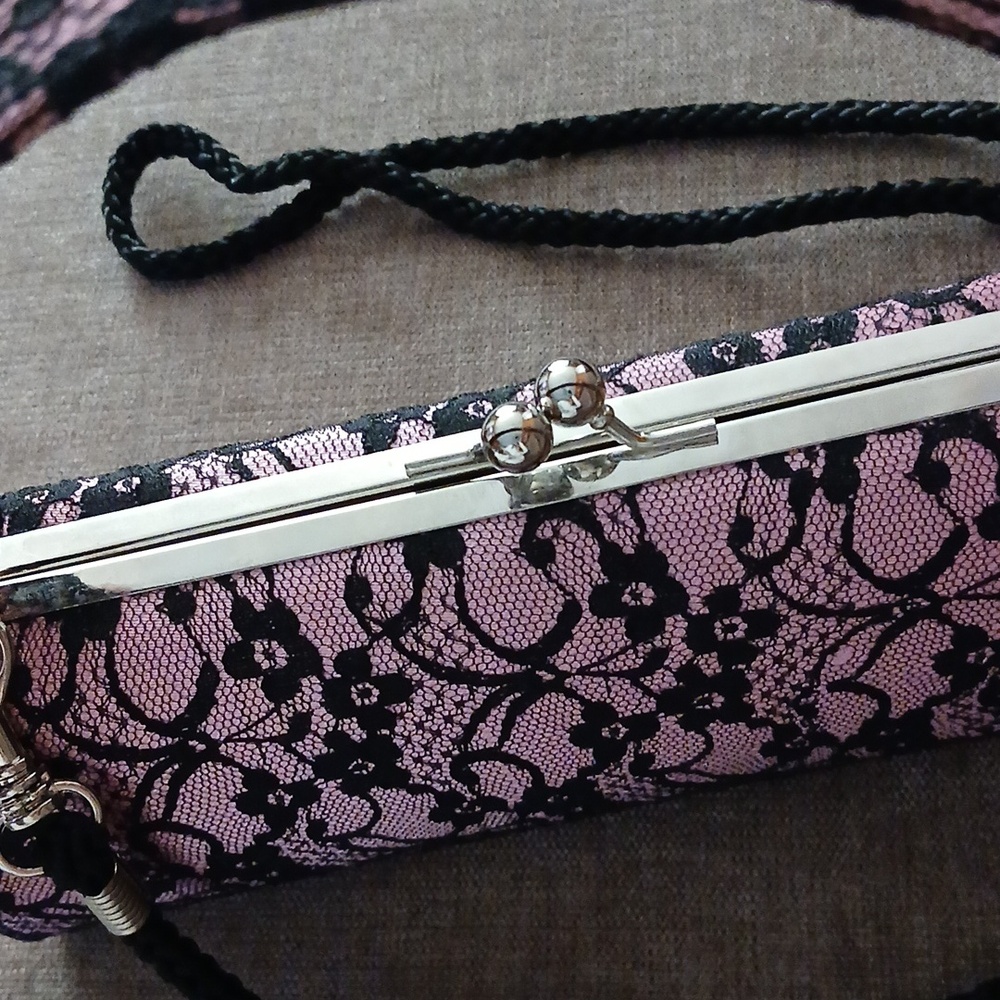 Pink with Black Lace Overlay Kiss Lock  Evening Bag - Picture 6 of 9